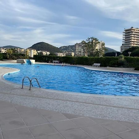 Studio Eleverca 3*- Rez De Jardin Terrasse - Axelle Loc'Appart มองเดอลิเยอลานาปูล ภายนอก รูปภาพ