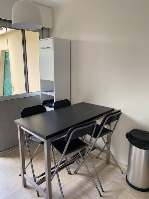 Studio Eleverca 3*- Rez De Jardin Terrasse - Axelle Loc'Appart มองเดอลิเยอลานาปูล ภายนอก รูปภาพ